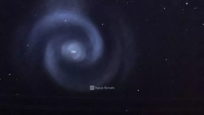 Türkiye’de Görülen Gizemli Spiral Işıkların Kaynağı Açıklandı: SpaceX Falcon 9 Roketi